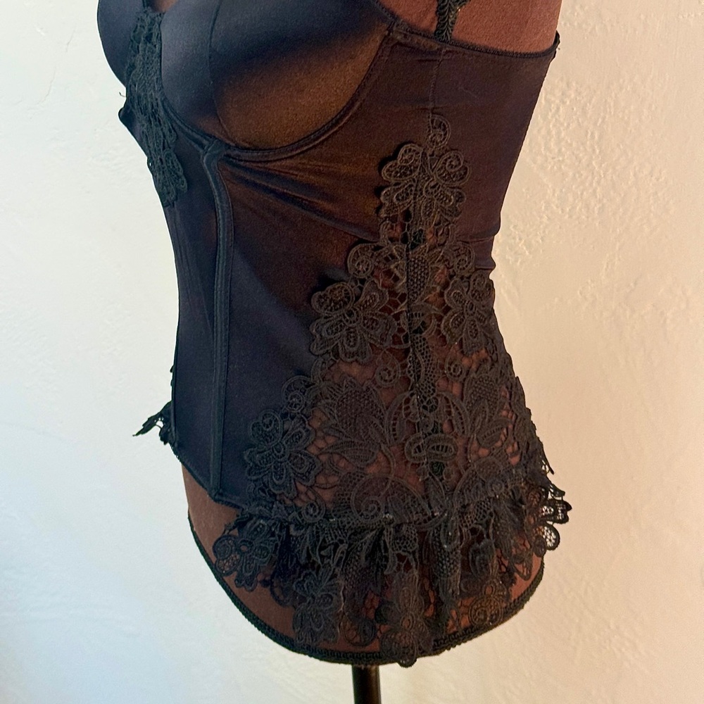 Elegant Black Lace Corset, Fredrick’s of Hollywood Lingerie, nightwear, Sz Small - Picture 10 of 12